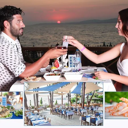 Üdülőközpont Lonicera World 4*